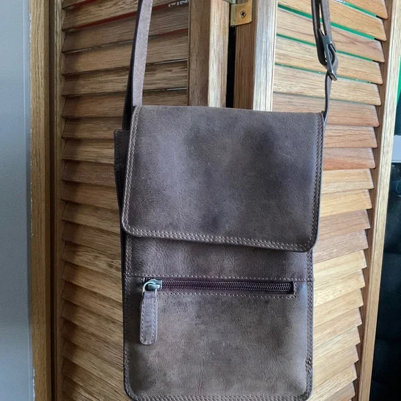 Purse - Picture 1 of 6